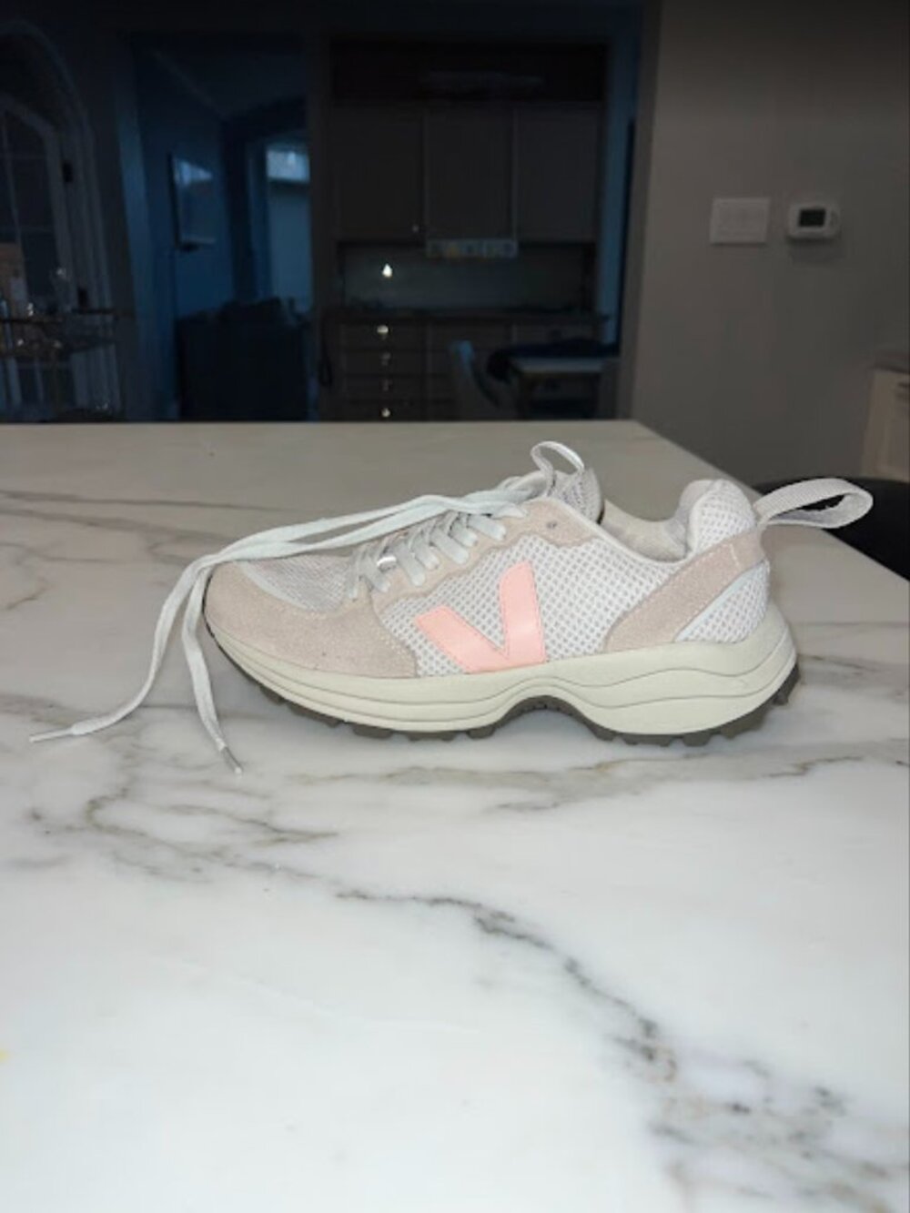 VEJA White Canvas And Beige Suede Venturi Sneakers - Size 9